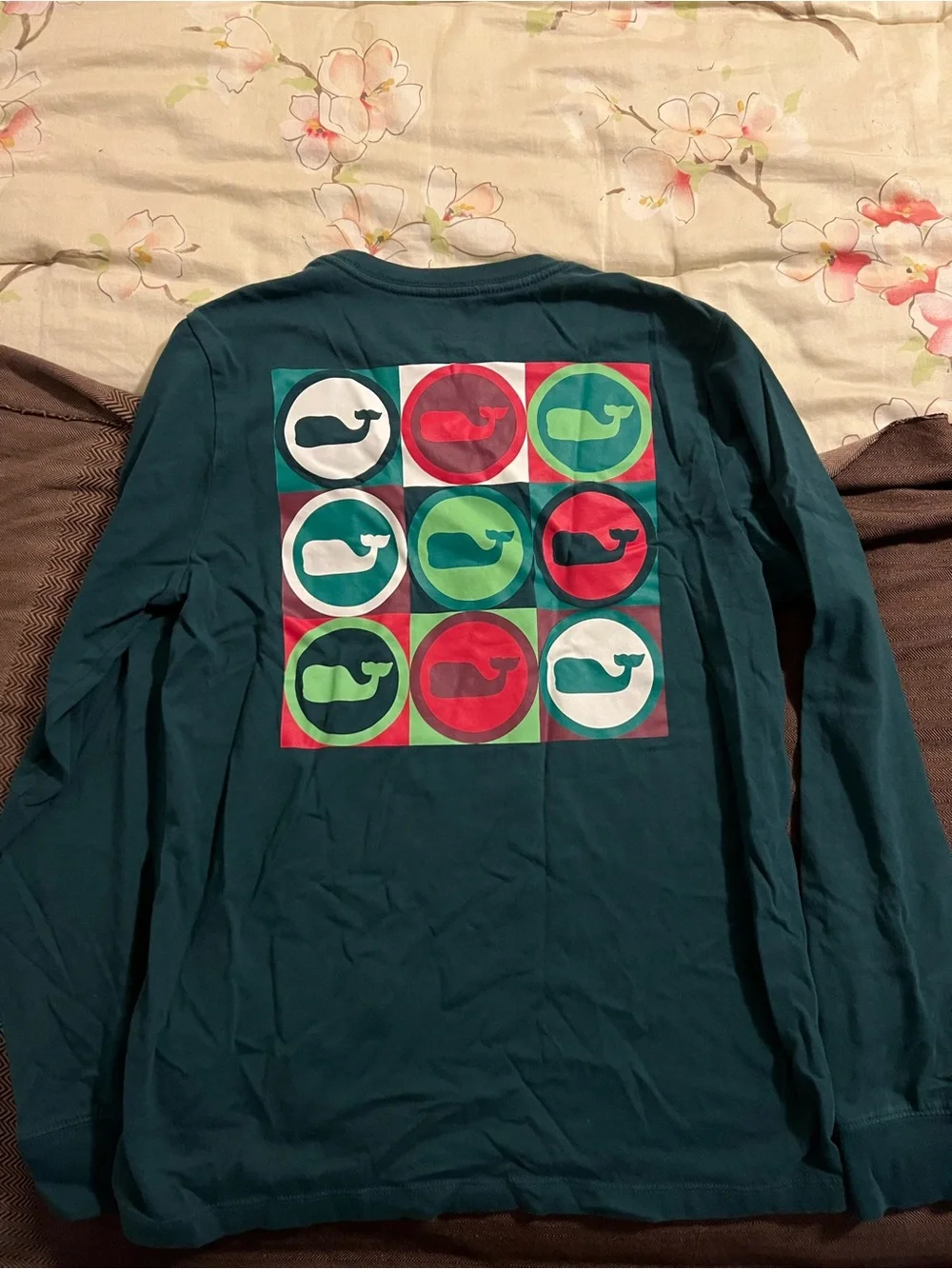 Vineyard Vines Christmas Whale Youth Medium Green Long Sleeve T-Shirt.